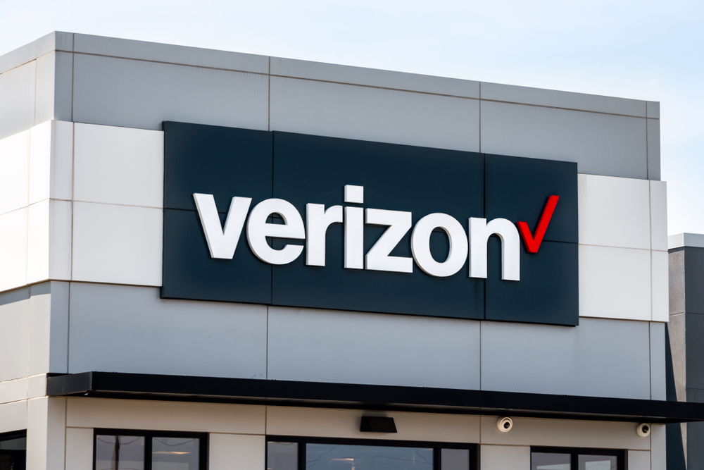 Verizon adds 1M users after abandoning old strategy Verizon