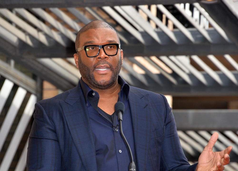 Tyler Perry Brings Relief to Atlanta TSA Officers Tyler Perry