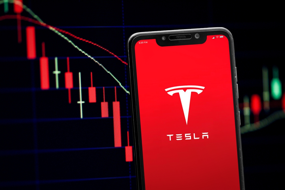 Tesla drops 3.9% but bulls are refusing to flinch Tesla