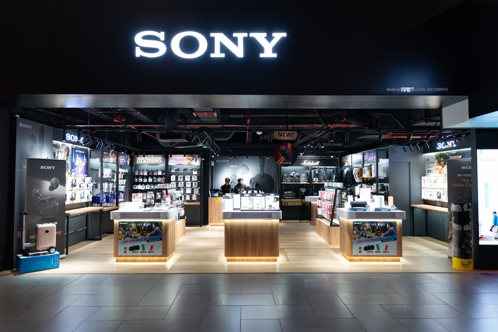 Sony’s a7R VI finally gives speed to a camera built for resolution Sony, a7R VI