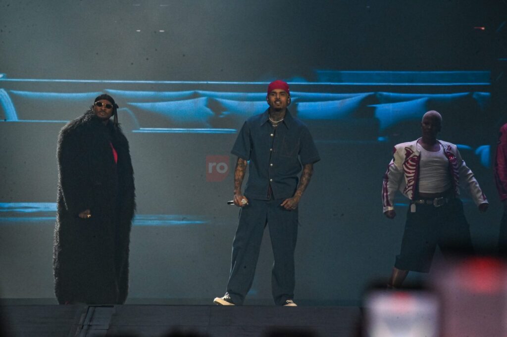 Usher & Chris Brown performing at US Bank Stadium in Minneapolis during the "R&B" tour (Photo credit: Nagashia Jackson)